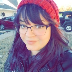 Meet your Posher, Elyse